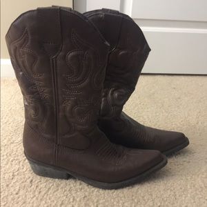 Wellington cowboy boots